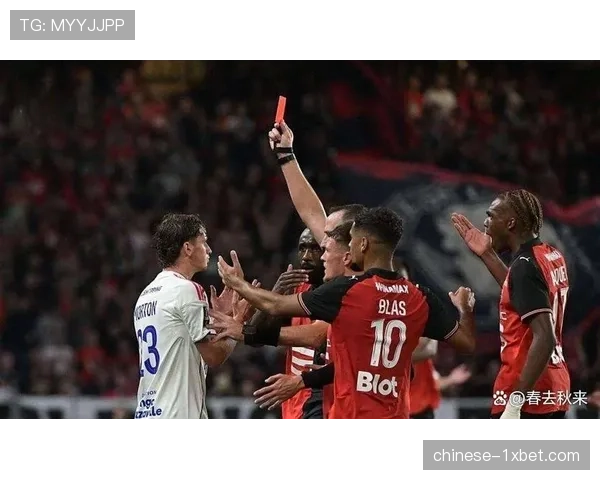 里昂客战巴黎圣日耳曼，中场伤缺或影响防守稳定性